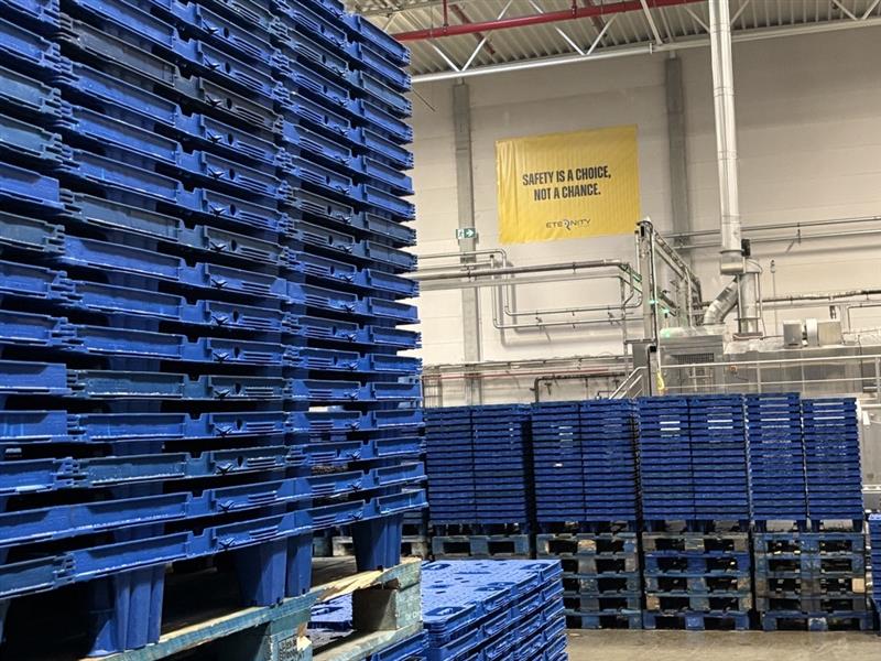 washing-packaging-supply-chain-pallets Washing of supply chain packaging (pallets)